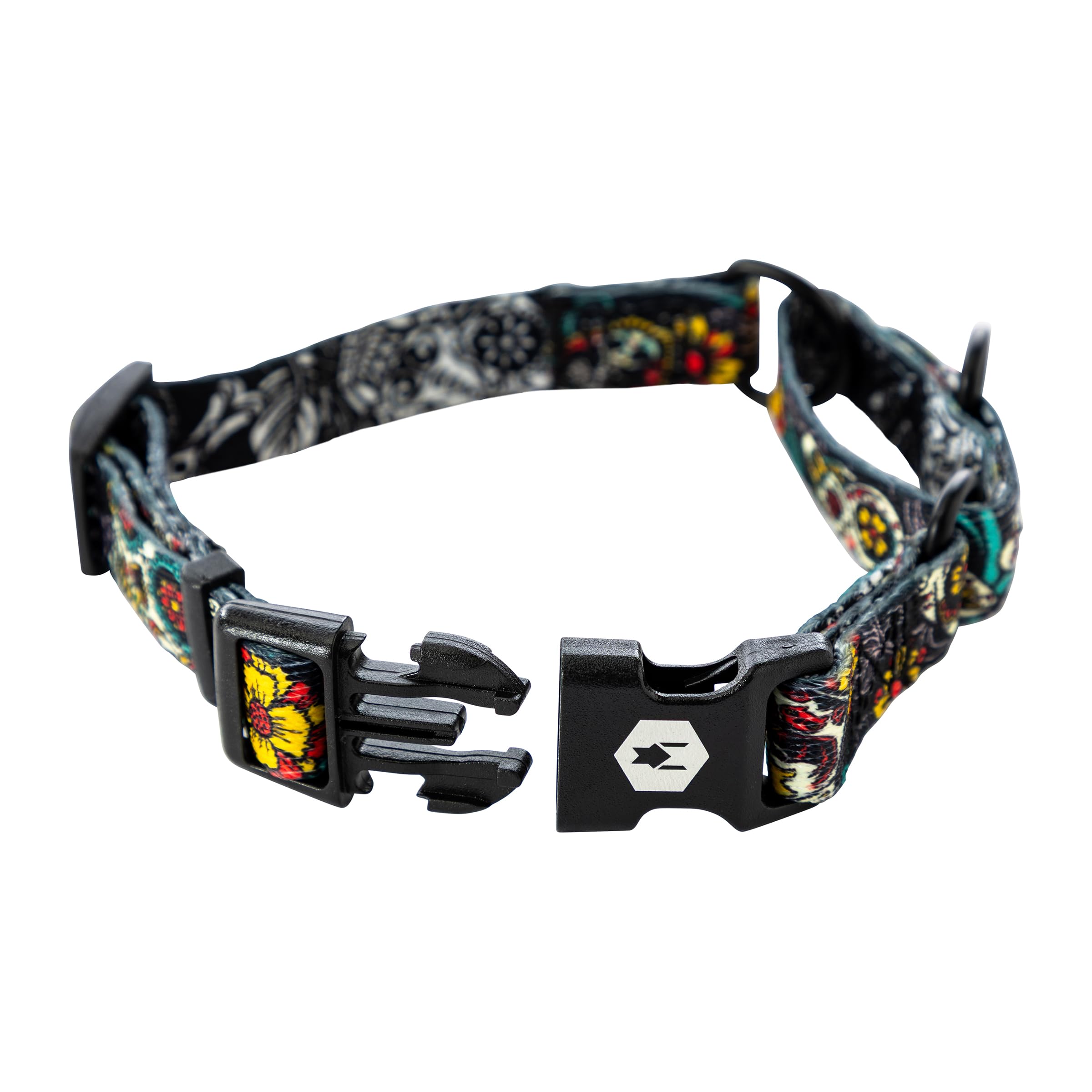 Wolfgang Collar welded steel D-ring closeup highlights strong attachment point for leashes.