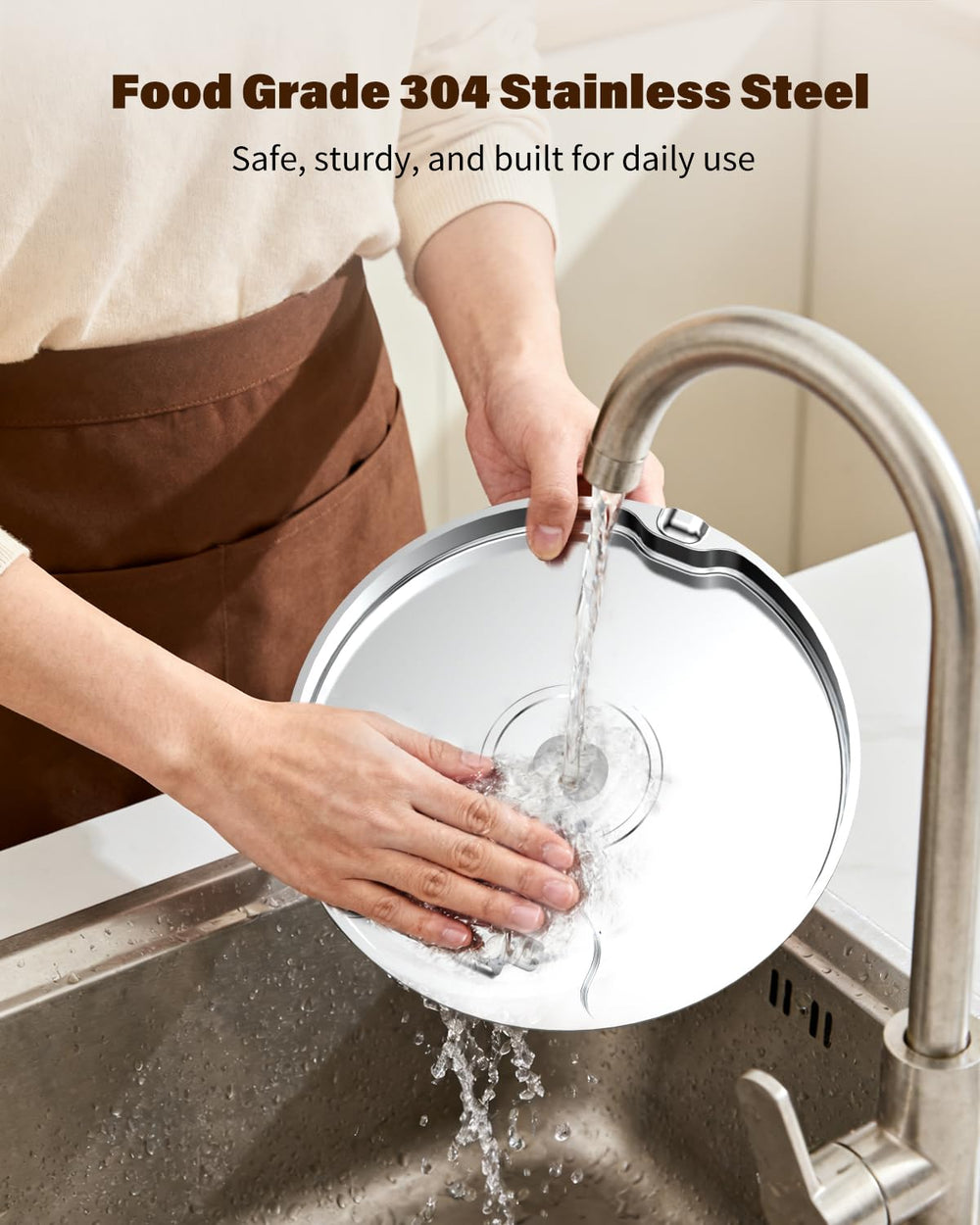 Wonder Creature replaceable filters remove hair, dirt, and odors.