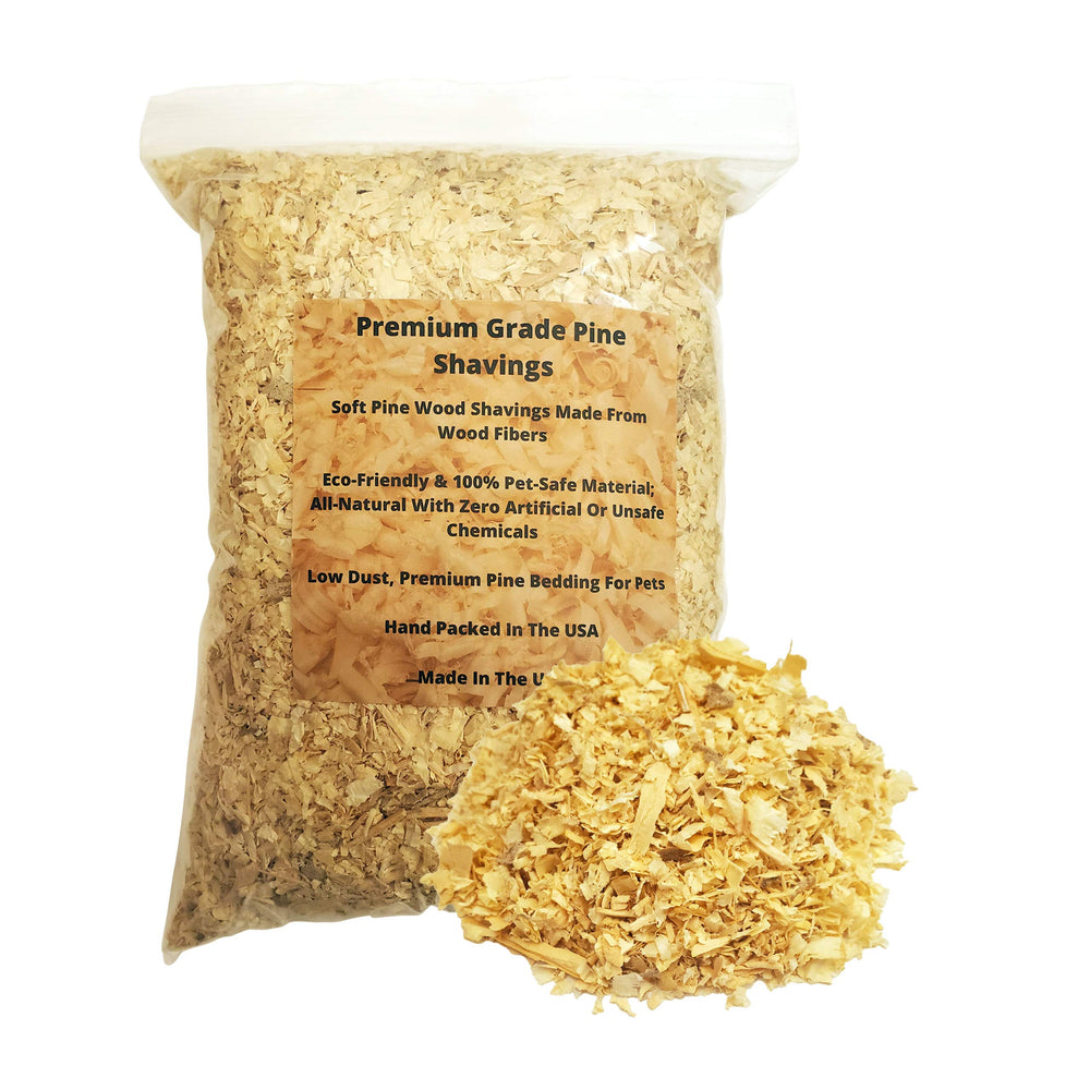 Wood Smith USA Premium Pine Bedding 16 Qt bag closeup shows kiln-dried texture for cleanliness