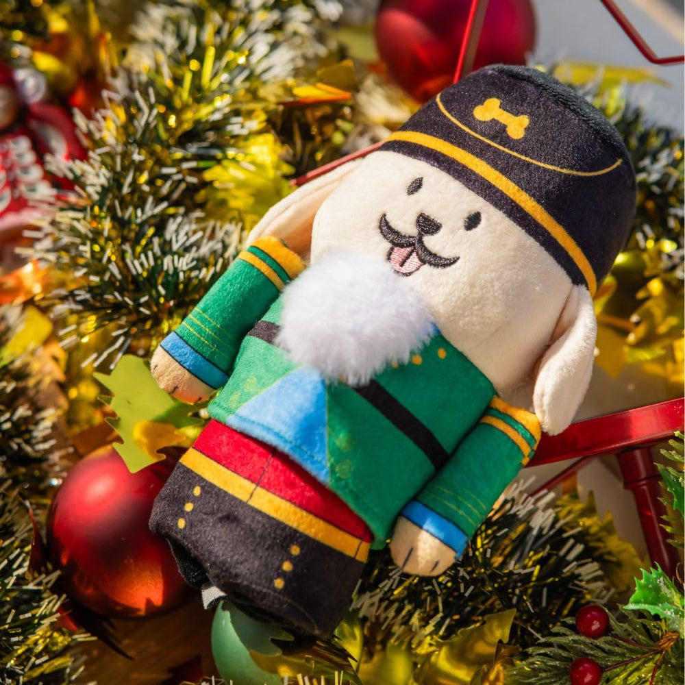 Woof² Nutcracker easy-cleaning design supports quick hygiene between adventures.