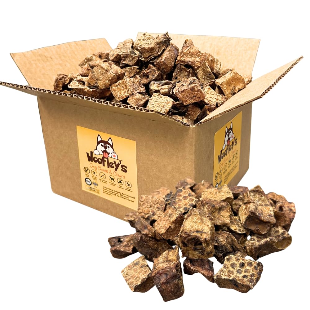 Woofley's Crunchy Lamb Lung Cubes packfront – bite-sized chew for dental care and mental stimulation