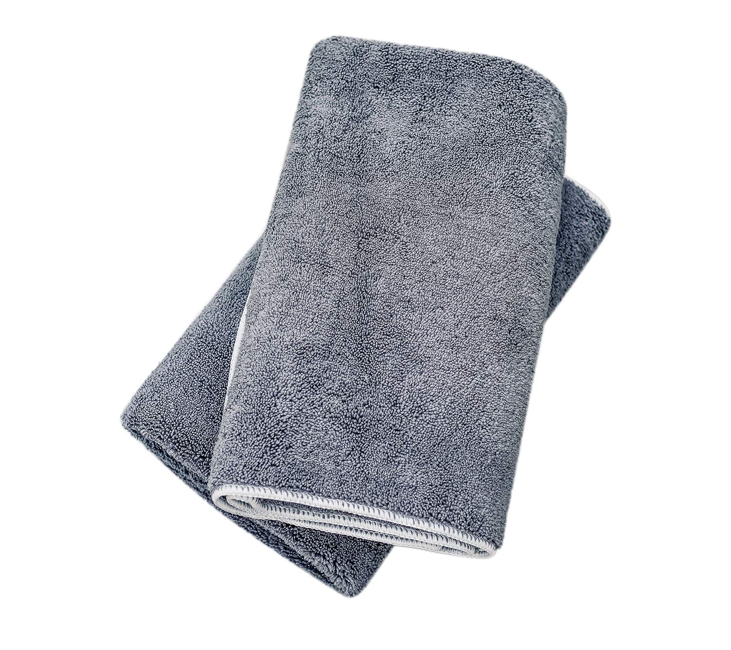 Wooflinen cat-towel uses image showing versatile post-bath care for cats.