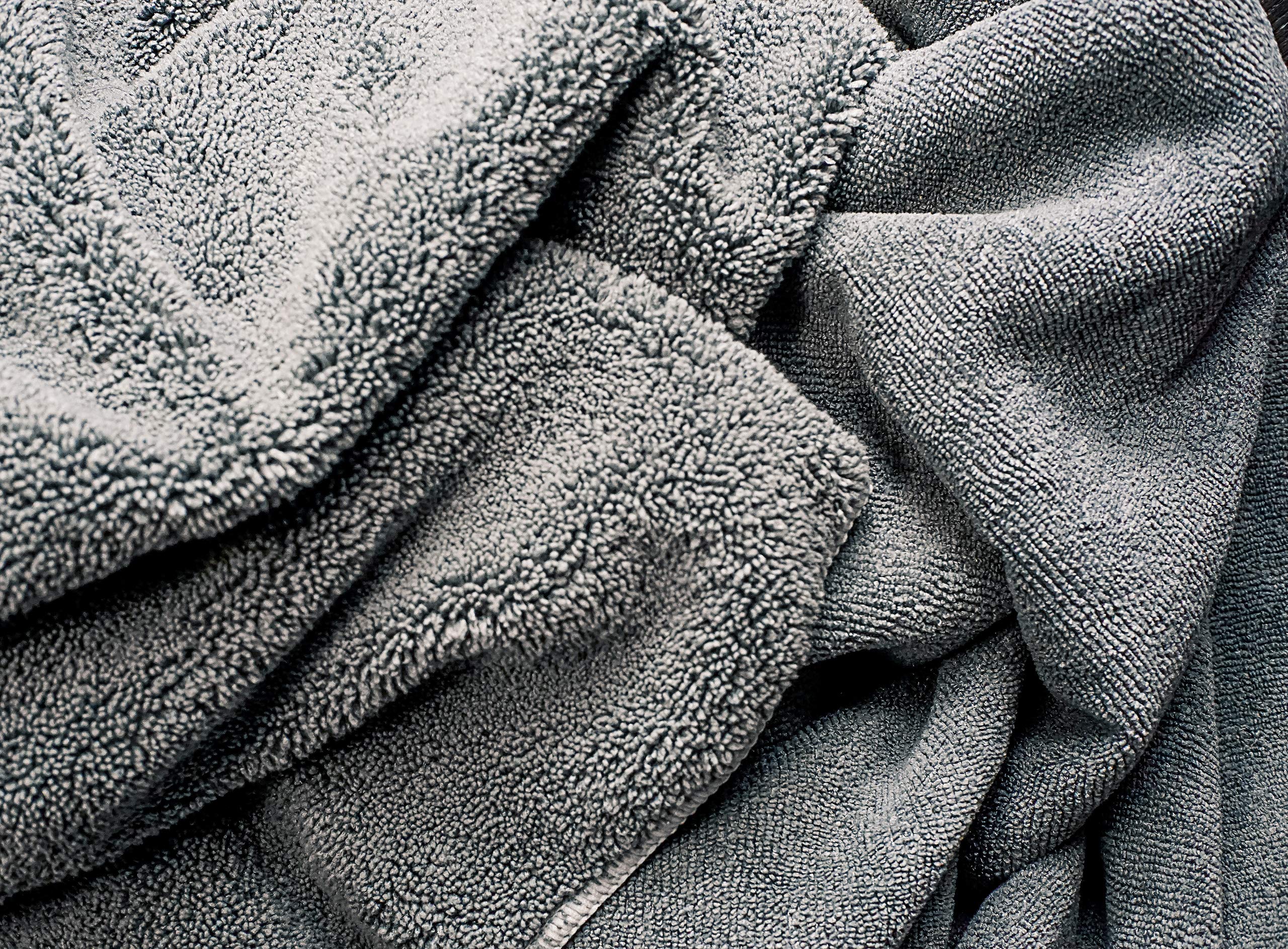 Wooflinen microfiber pet bath towel material-blend close-up highlights durability.