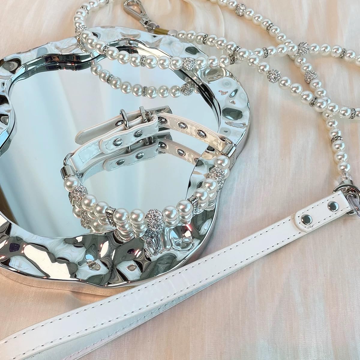 XWTMIM adjustable jewelry clip enables easy on-the-go fitting.