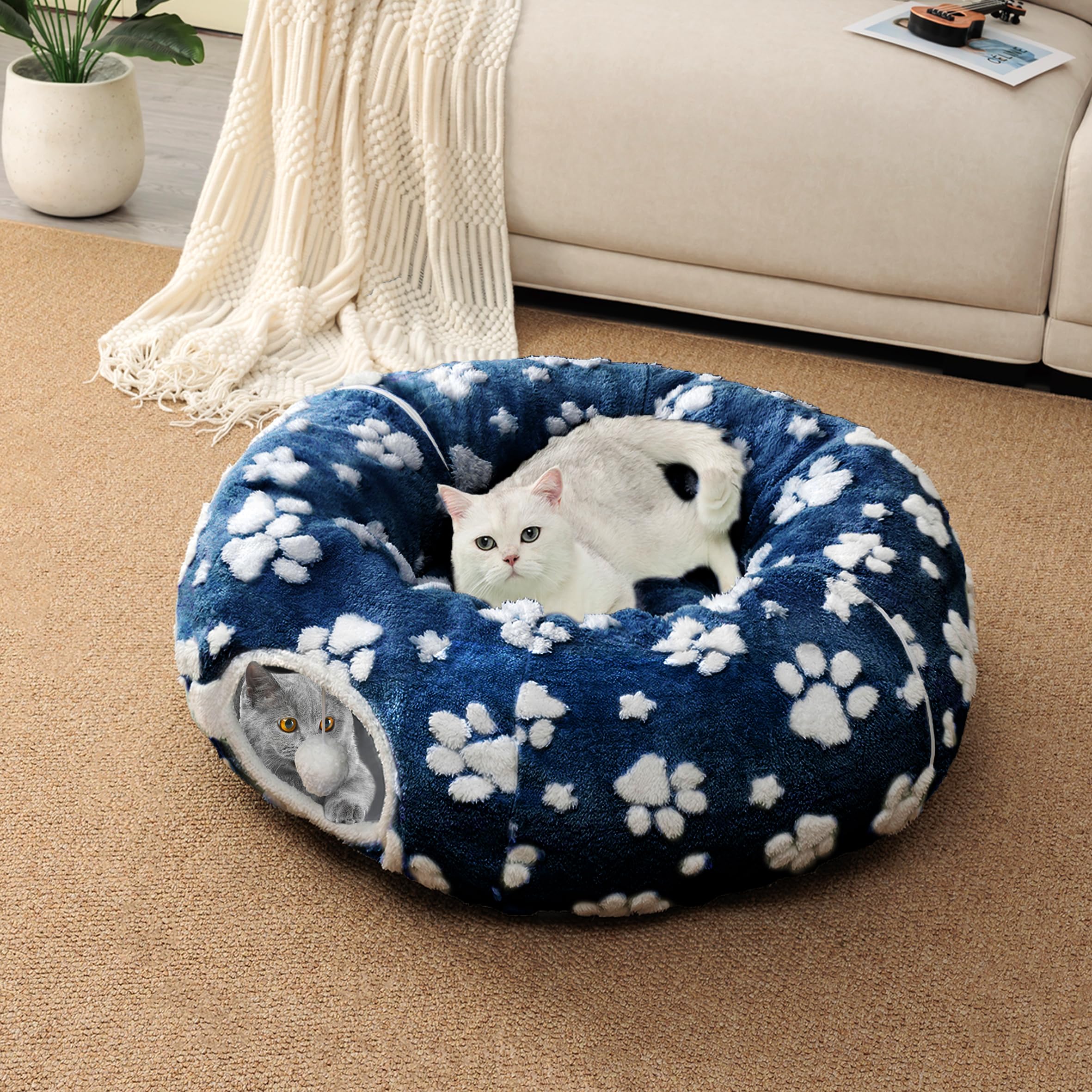Yaning cat tunnel sherpa material adds soft warmth for naps.