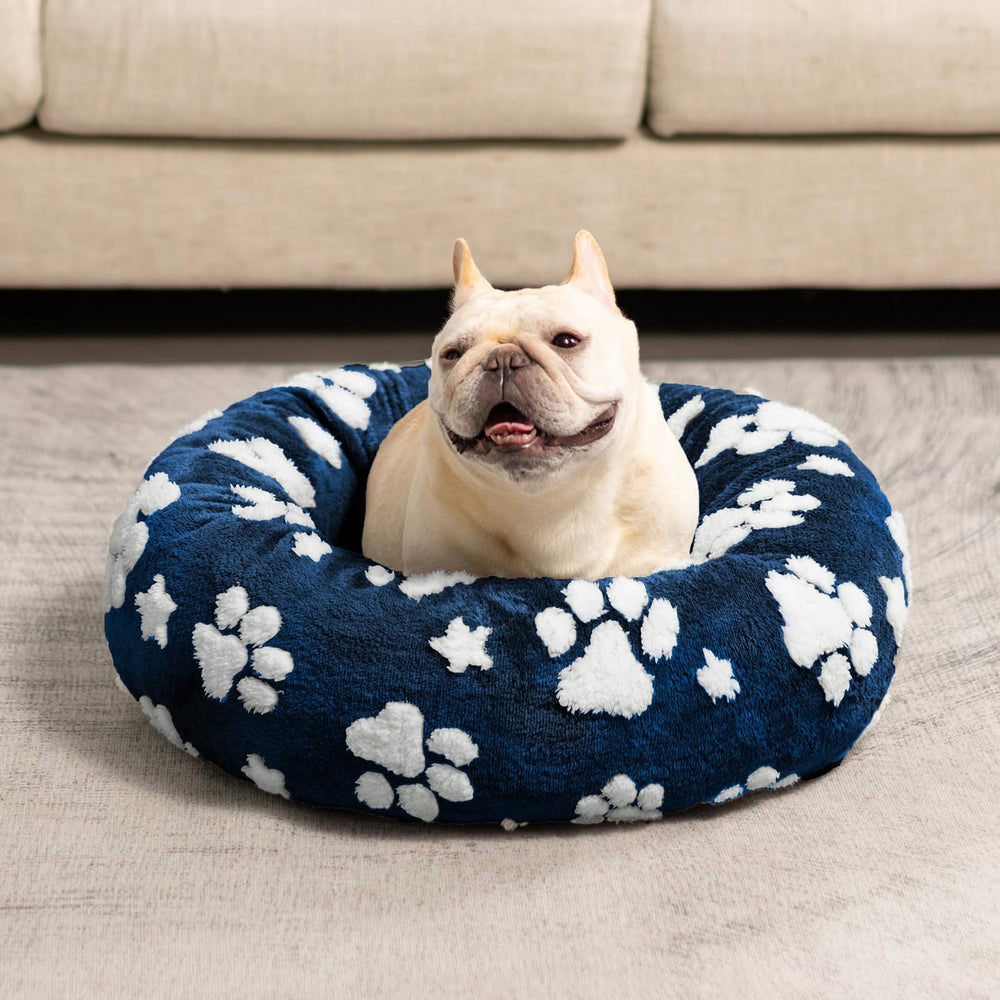 Yaning Donut Bed navy-blue décor pairs with home interiors.