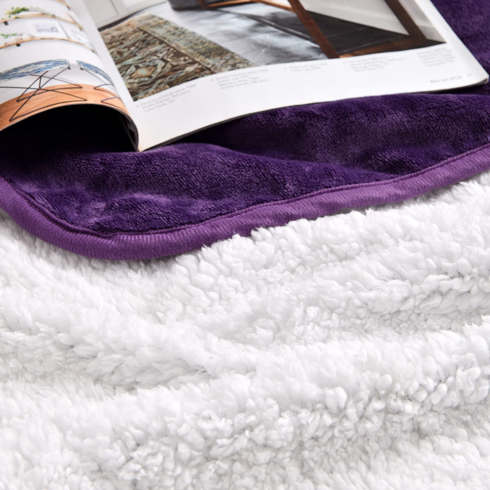 Yaning blanket is easy to clean with cold machine wash.