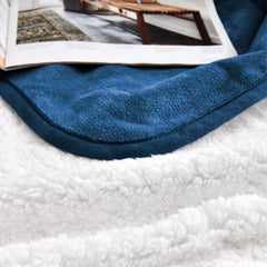 Yaning reversible blanket close-up highlighting 260 GSM Sherpa