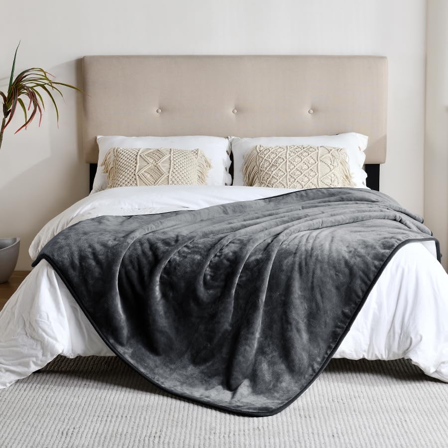 Yaning blanket with soft flannel side for comfortable pet lounging.