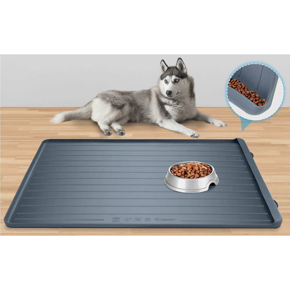 Yessotech dog feeding mat pocket design captures kibble and water for quick cleanup.