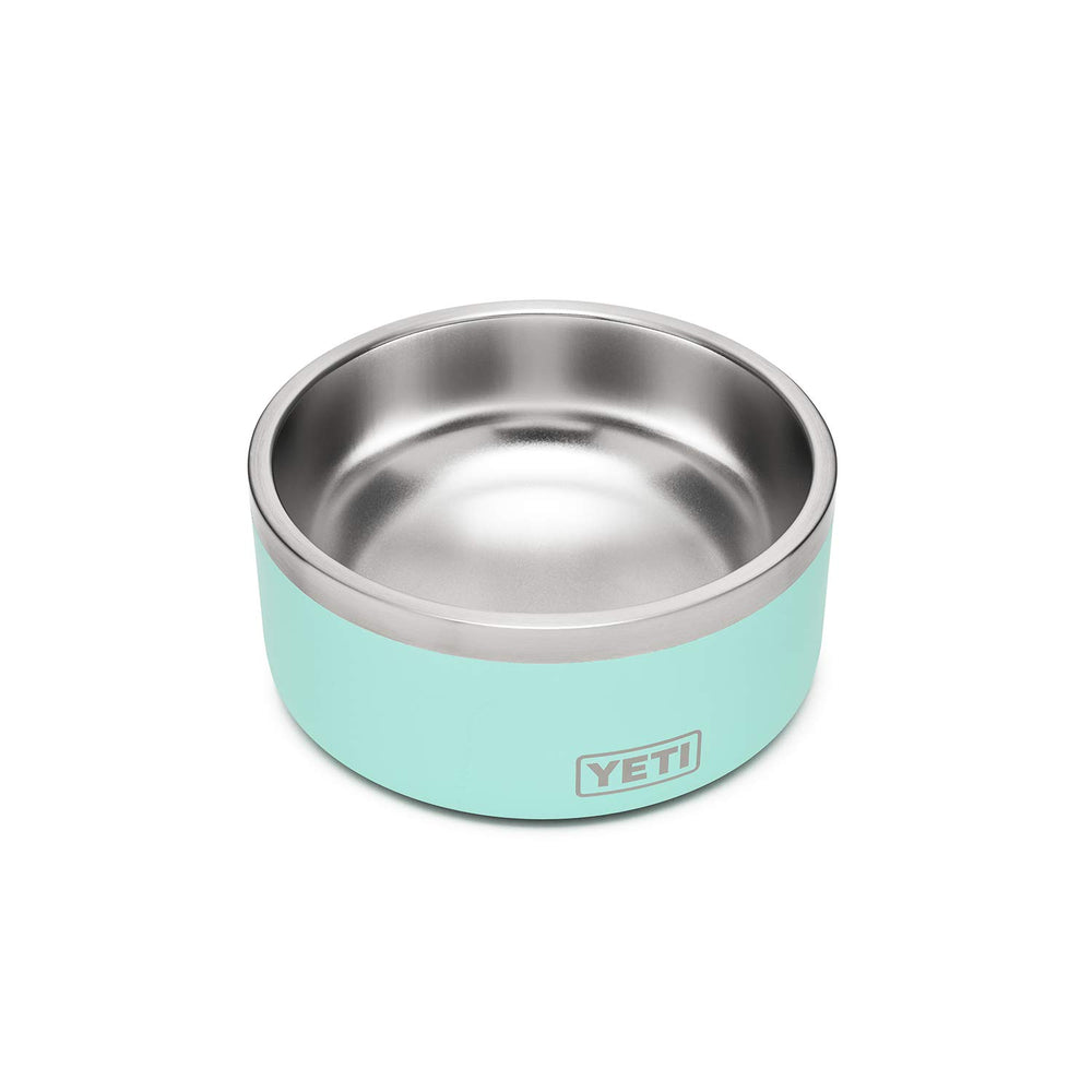YETI Boomer 4 bearfoot non-slip ring keeps the bowl steady during meals.