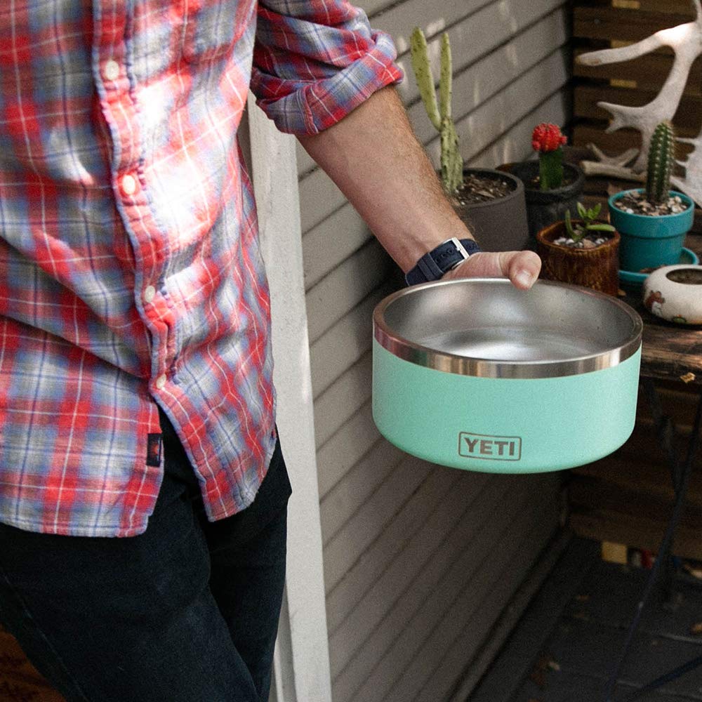 YETI Boomer 8 food-safe design supports safe pet meals and easy use.