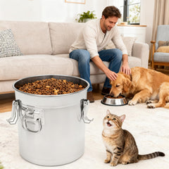 YinCukiEle locking clamps demonstrate secure lid closure for mess-free storage.