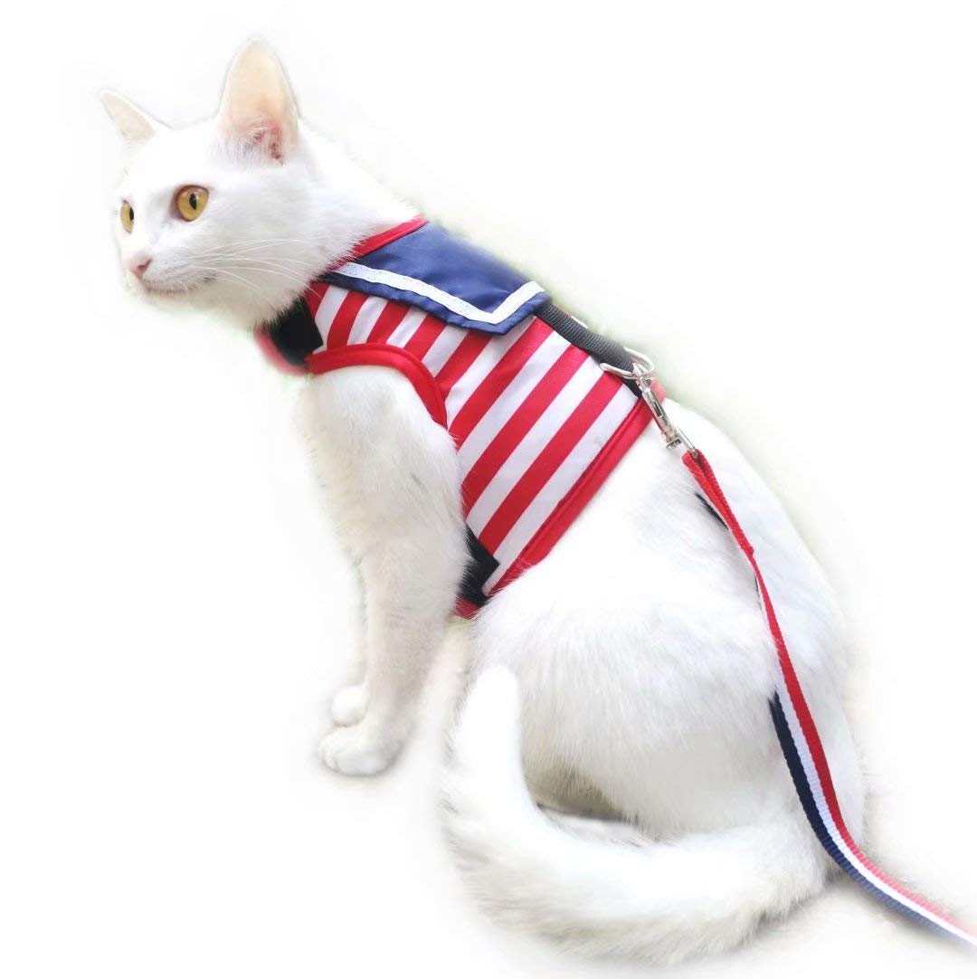 Yizhi Miaow cat harness in sailor red shows escape-proof design for safe outdoor walks.
