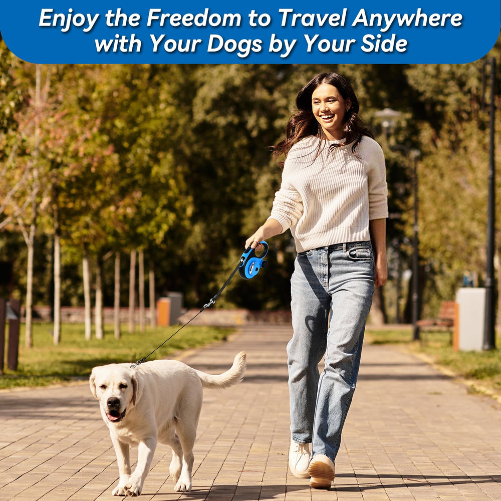 YunoEntona one-hand control enables quick pause and lock during strolls