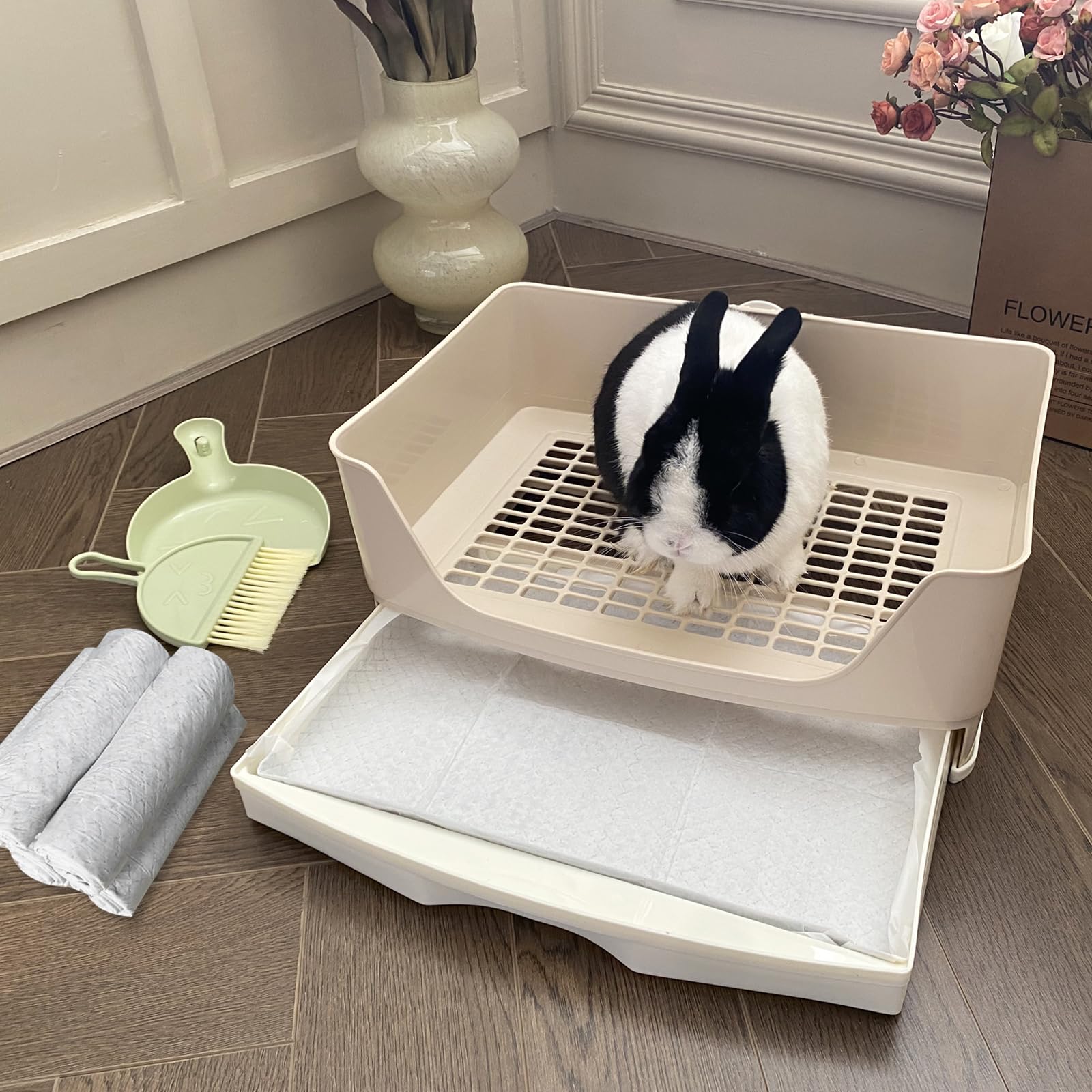 Yuoaes litter box grate inside view highlights waste containment for mess control.