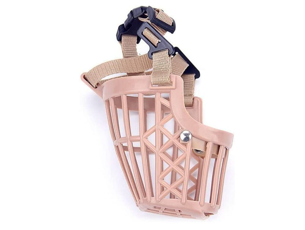 Yusglvia mesh basket design keeps air flowing while wearing.
