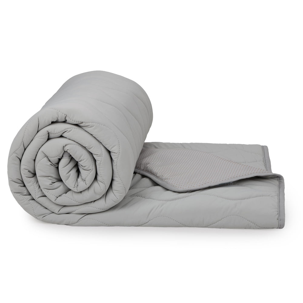 ZAKAPAWS cooling blanket in use at home or travel