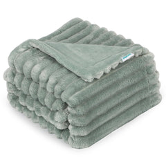 ZAKAPAWS waterproof dog blanket front view offers cozy warmth and couch protection.