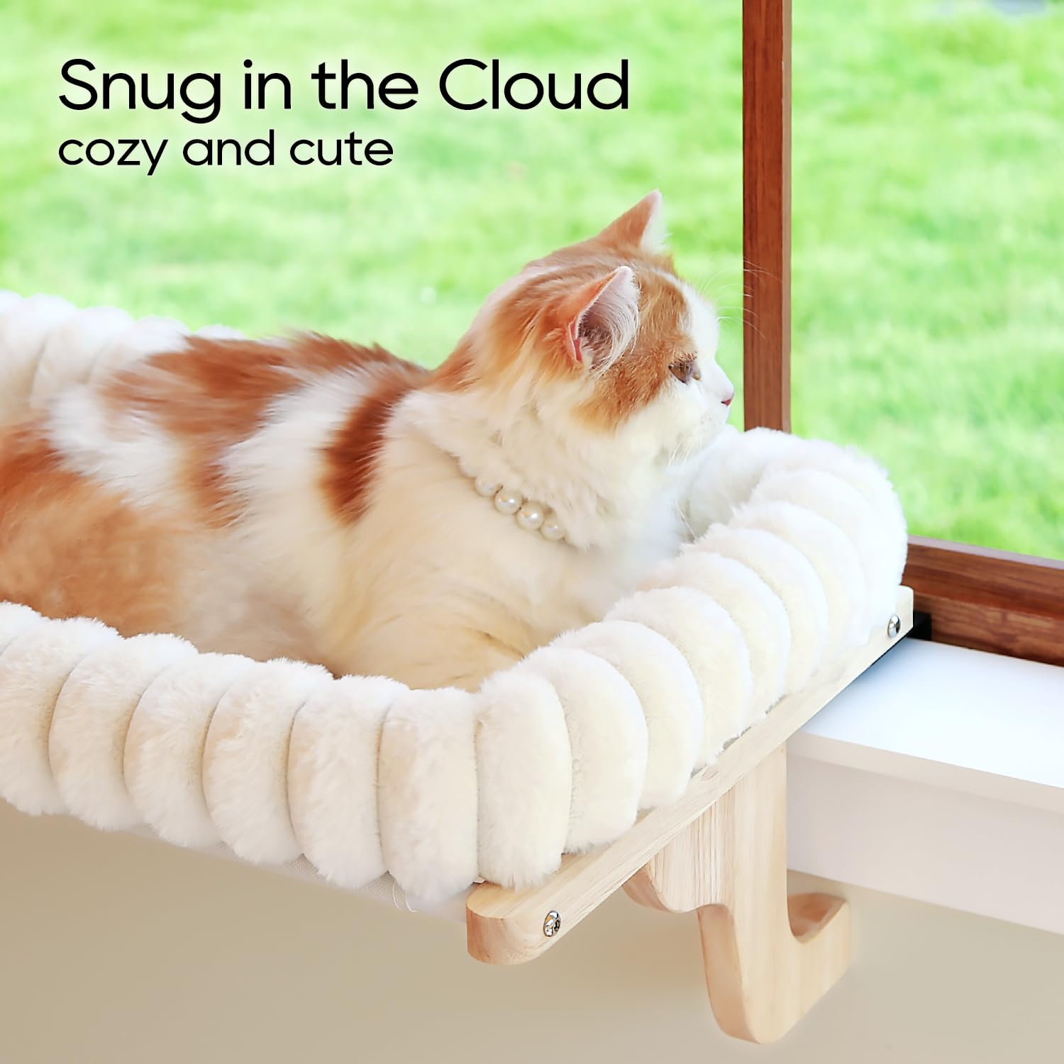 Zakkart SnugCloud natural wood with white bed ready for sunny windows