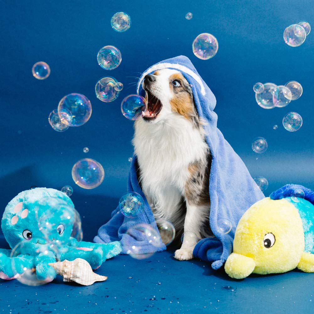 ZippyPaws Oscar the Octopus during playtime, action shot