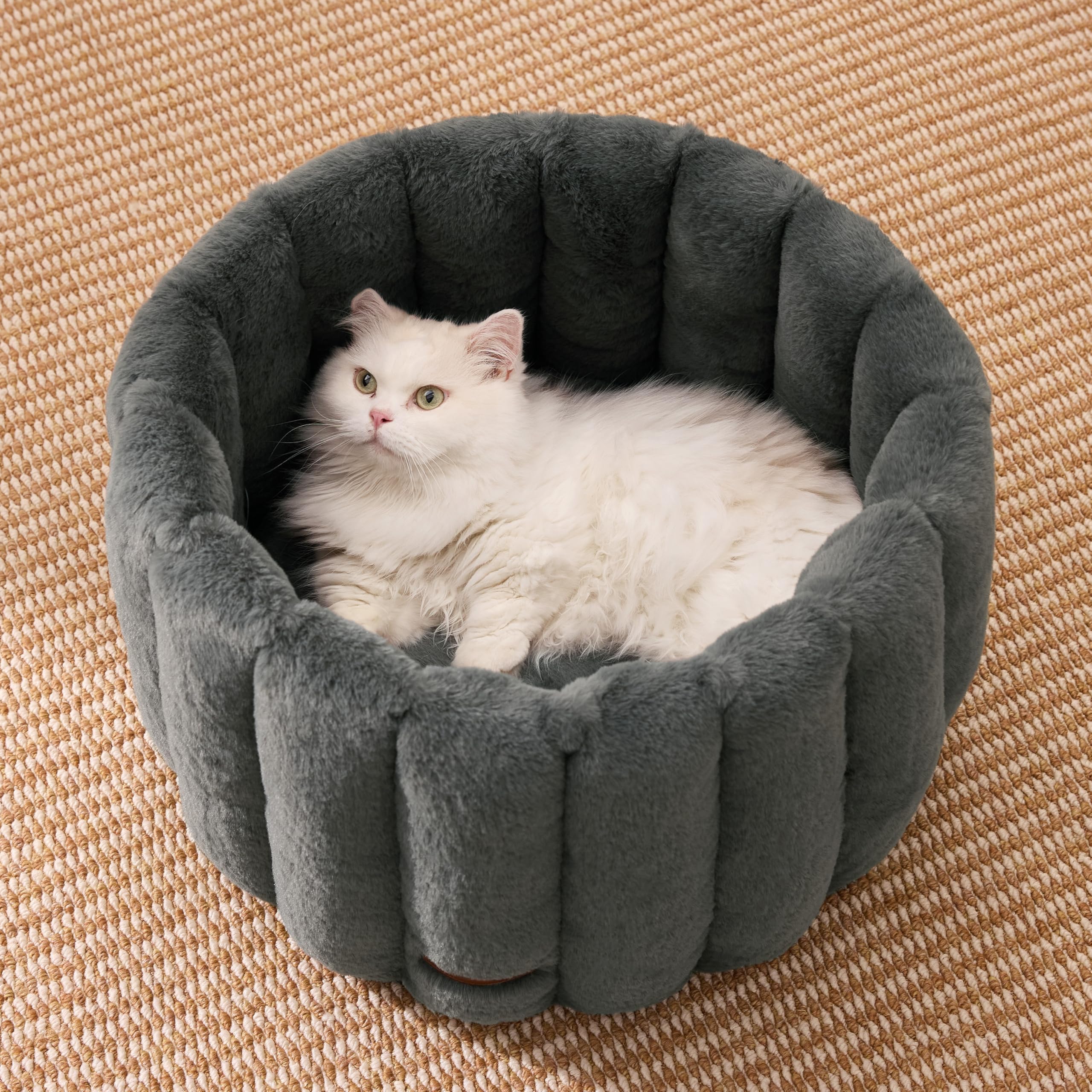 ZOMISIA cat bed non-slip bottom close-up for secure rest