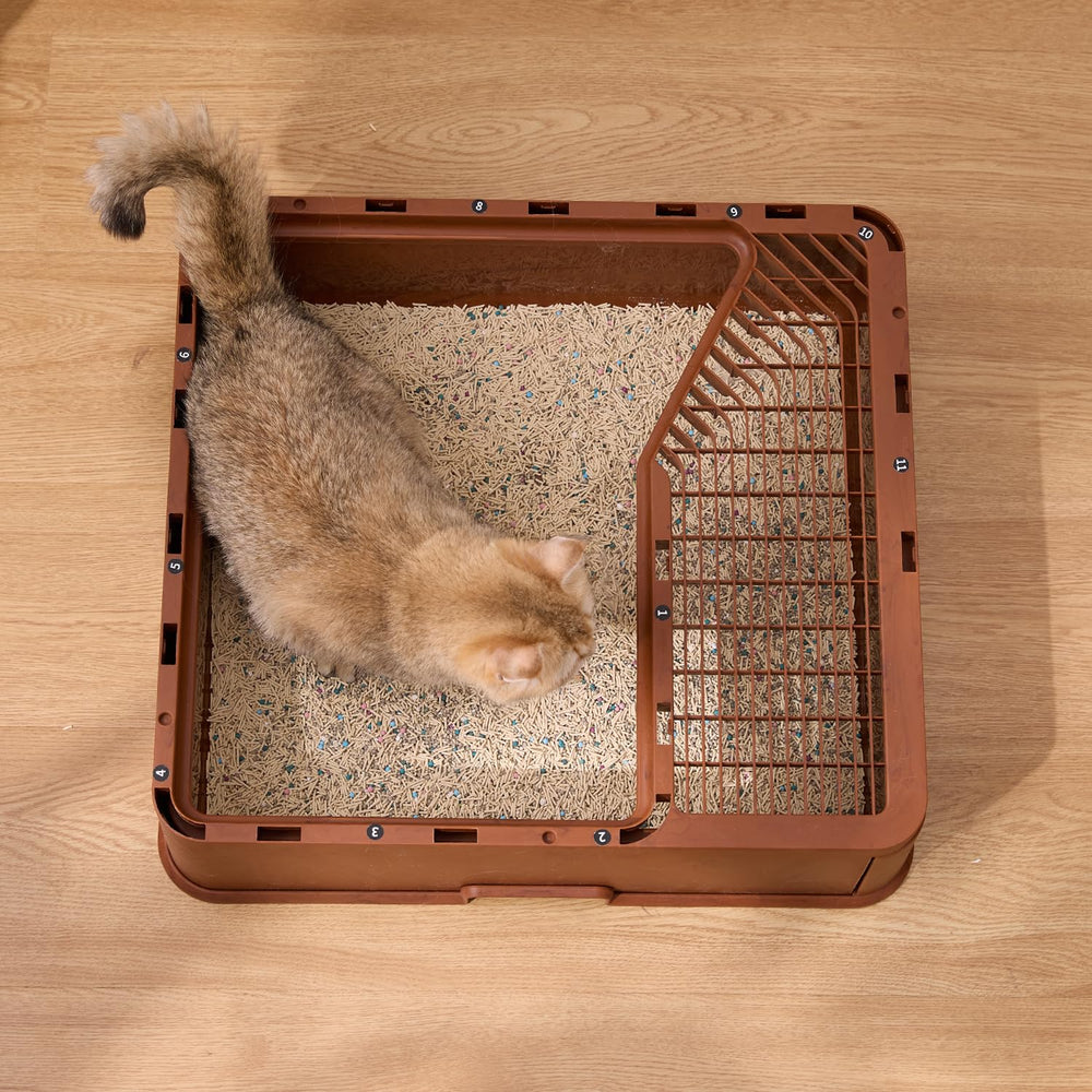 ZOMISIA enclosed design traps litter and odors for private use.