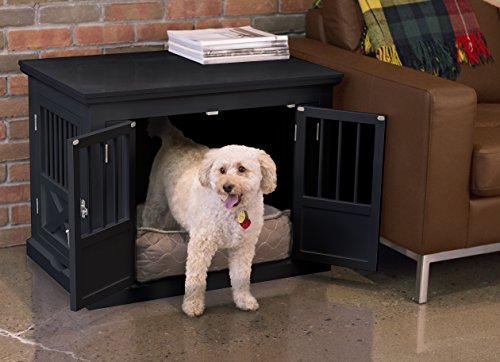 Zoovilla Merry crate with removable tray aids quick cleanup after meals.