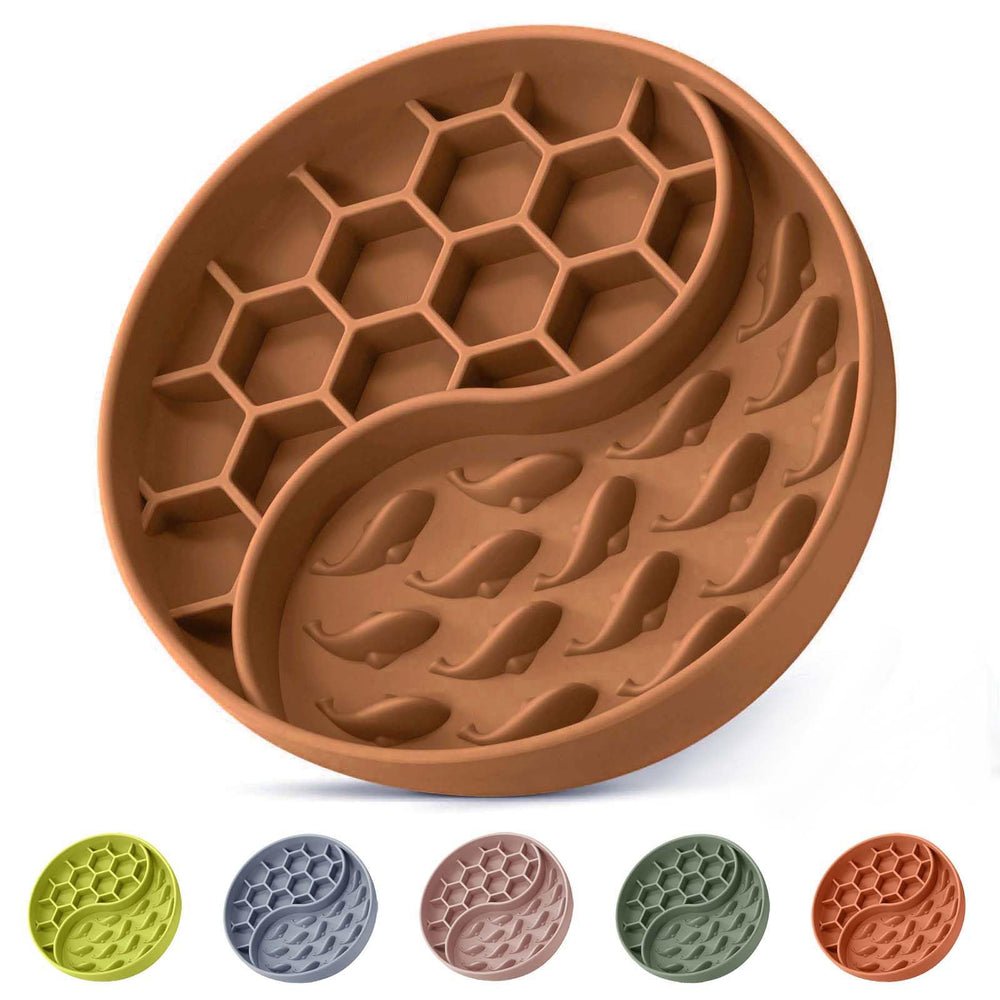 ZOURYNUA slow feeder bowl brown close-up highlighting silicone texture for extended eating